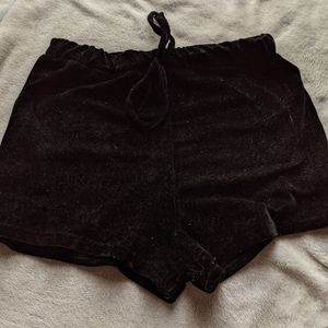 Very berry black Soft to the touch shorts 😍